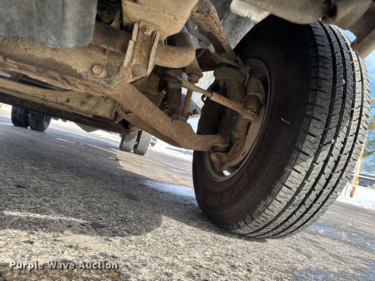 image for item EA2314 2007 Chevrolet Silverado 3500HD dump flatbed pickup truck