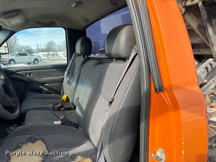 image for item EA2314 2007 Chevrolet Silverado 3500HD dump flatbed pickup truck