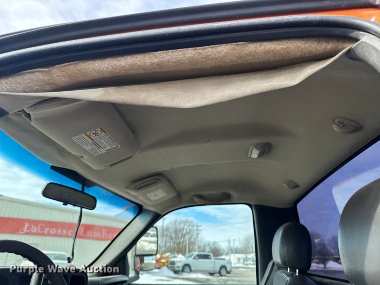 image for item EA2314 2007 Chevrolet Silverado 3500HD dump flatbed pickup truck