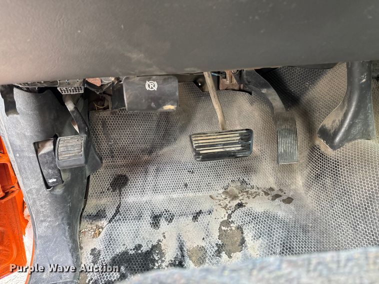 image for item EA2314 2007 Chevrolet Silverado 3500HD dump flatbed pickup truck