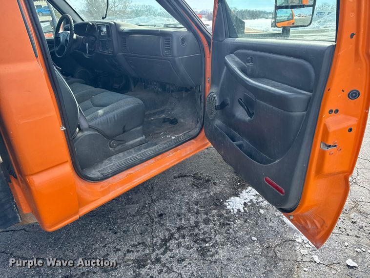 image for item EA2314 2007 Chevrolet Silverado 3500HD dump flatbed pickup truck