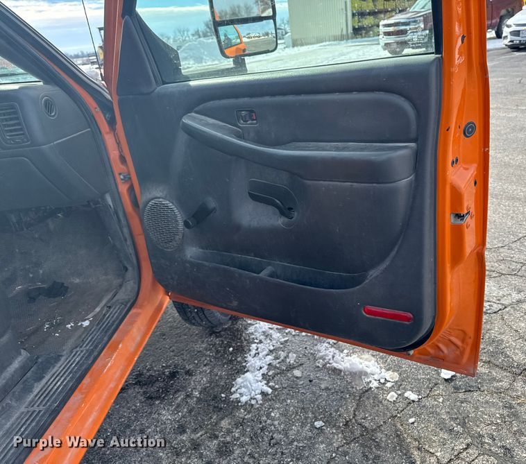 image for item EA2314 2007 Chevrolet Silverado 3500HD dump flatbed pickup truck