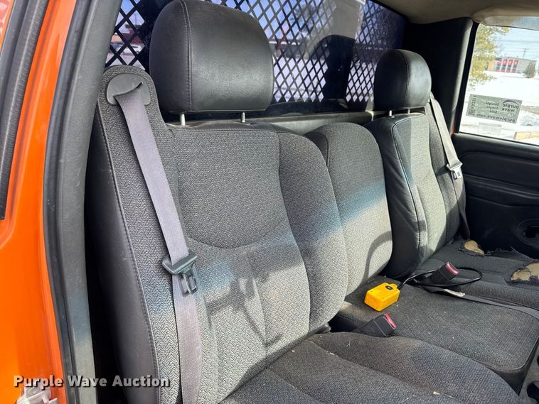 image for item EA2314 2007 Chevrolet Silverado 3500HD dump flatbed pickup truck