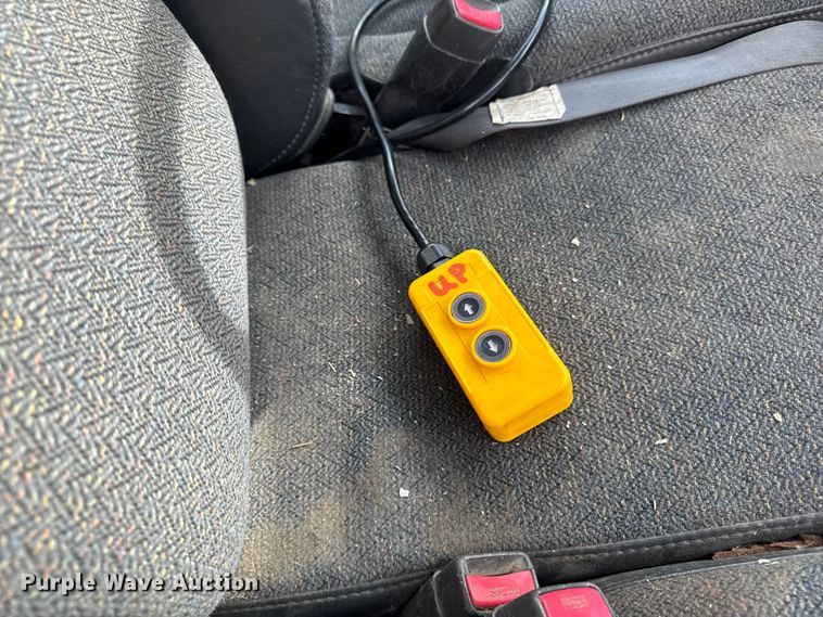 image for item EA2314 2007 Chevrolet Silverado 3500HD dump flatbed pickup truck