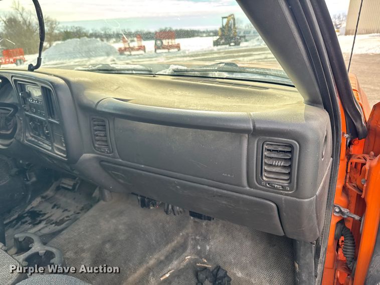 image for item EA2314 2007 Chevrolet Silverado 3500HD dump flatbed pickup truck