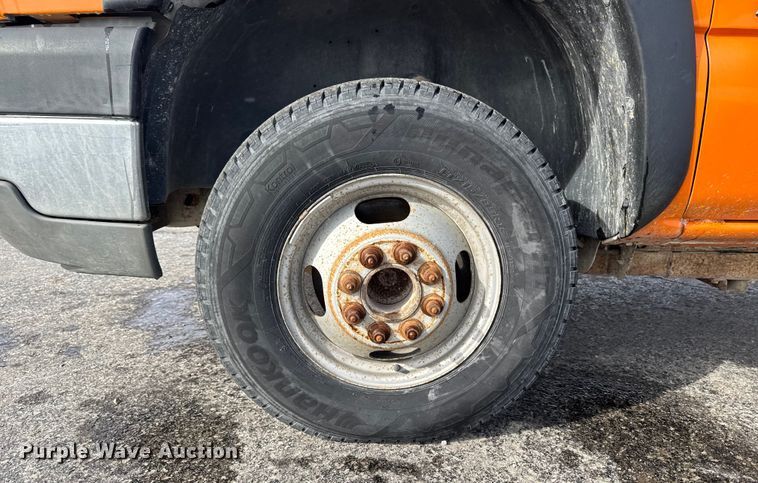 image for item EA2314 2007 Chevrolet Silverado 3500HD dump flatbed pickup truck