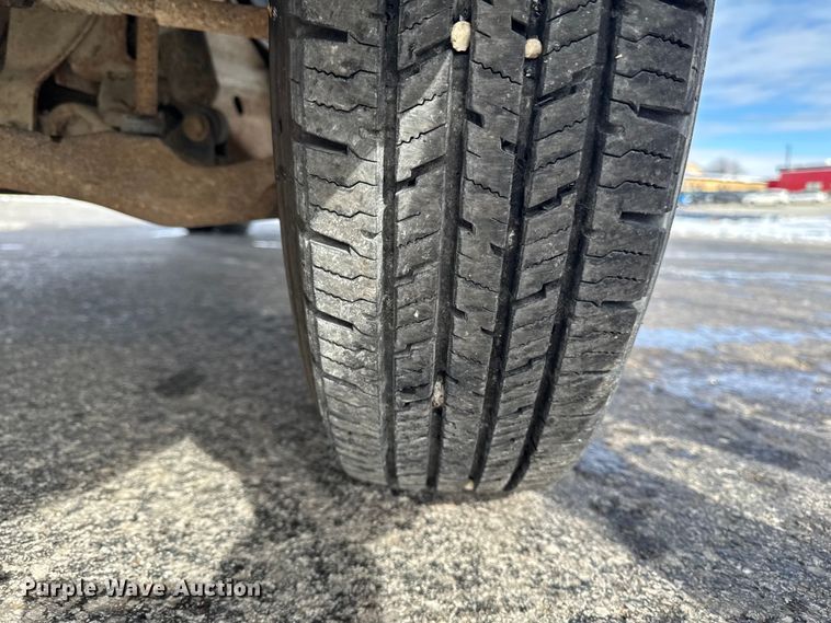 image for item EA2314 2007 Chevrolet Silverado 3500HD dump flatbed pickup truck