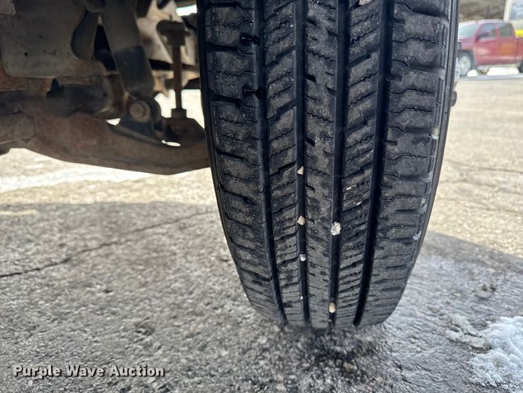 image for item EA2314 2007 Chevrolet Silverado 3500HD dump flatbed pickup truck