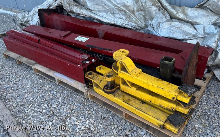 image for item EA2315 Challenger CL9 automotive lift