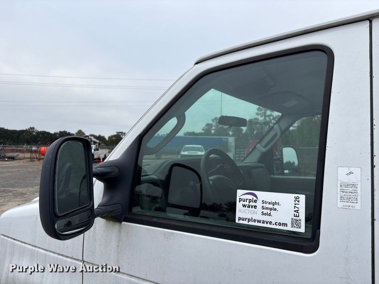 image for item EA7126 2009 Ford E150 van