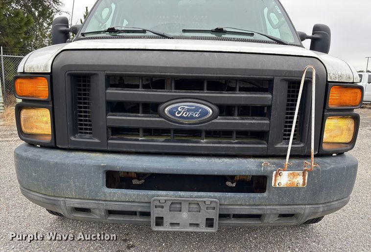 image for item EA7126 2009 Ford E150 van