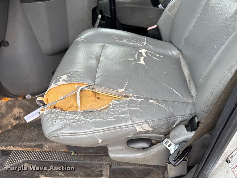 image for item EA7126 2009 Ford E150 van