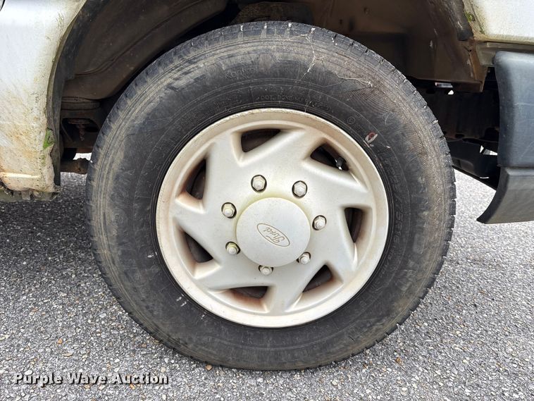 image for item EA7126 2009 Ford E150 van