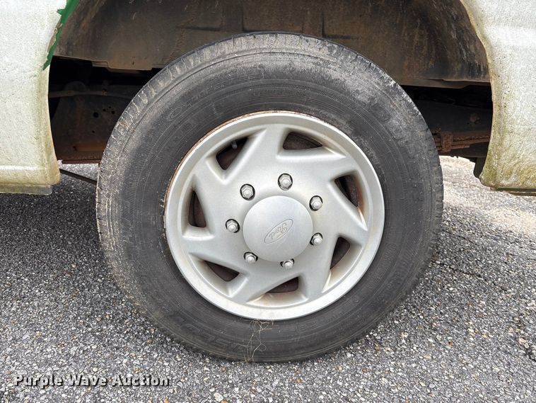 image for item EA7126 2009 Ford E150 van