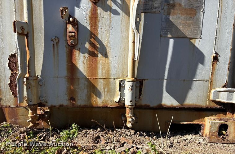 image for item EA7182 2006 shipping container