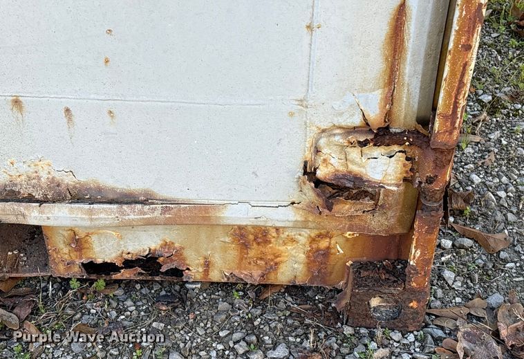 image for item EA7185 2006 CIMC shipping container