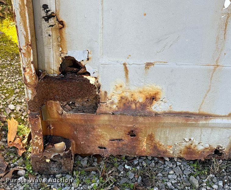 image for item EA7185 2006 CIMC shipping container