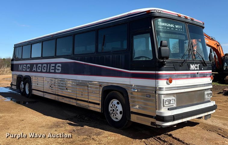 image for item EA7781 1993 MCI MC-12 coach bus