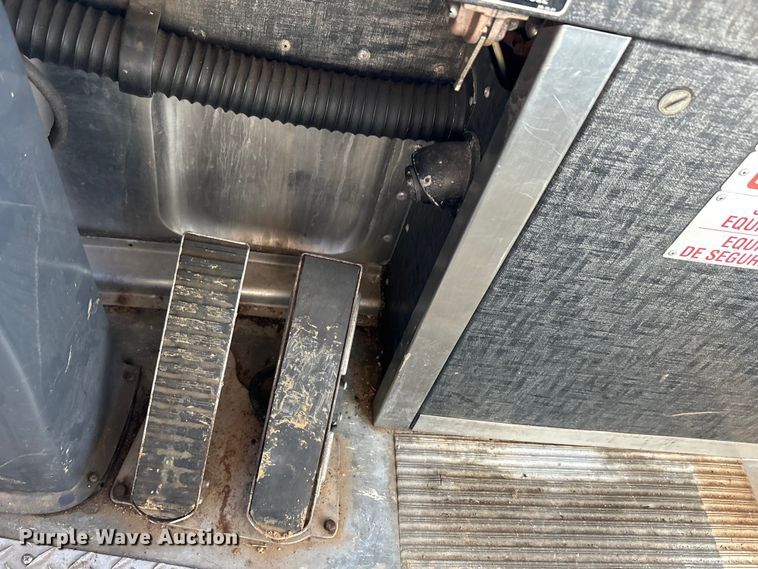 image for item EA7781 1993 MCI MC-12 coach bus