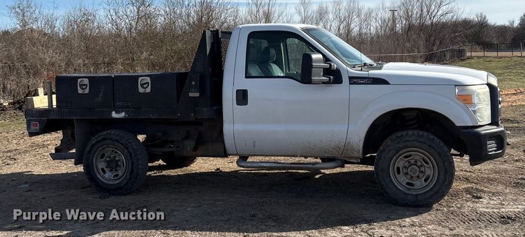 image for item EA7922 2013 Ford F250 Super Duty XL flatbed pickup truck