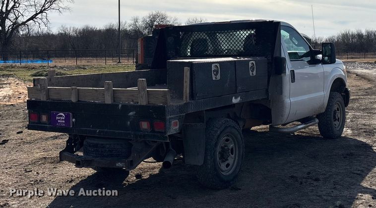image for item EA7922 2013 Ford F250 Super Duty XL flatbed pickup truck