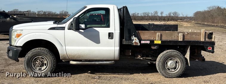 image for item EA7922 2013 Ford F250 Super Duty XL flatbed pickup truck