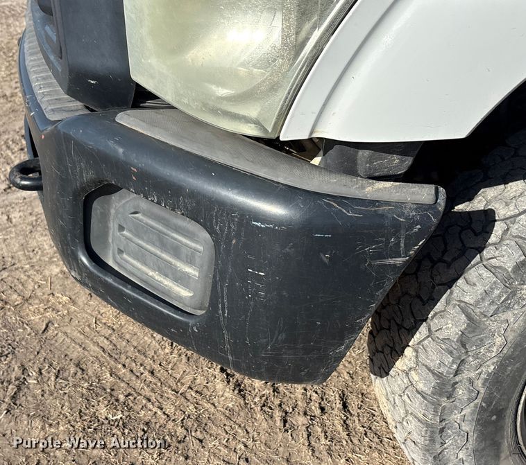 image for item EA7922 2013 Ford F250 Super Duty XL flatbed pickup truck