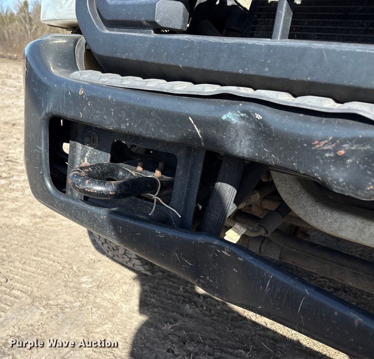 image for item EA7922 2013 Ford F250 Super Duty XL flatbed pickup truck