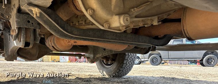 image for item EA7922 2013 Ford F250 Super Duty XL flatbed pickup truck