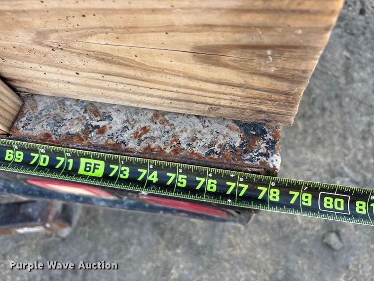 image for item EA7922 2013 Ford F250 Super Duty XL flatbed pickup truck