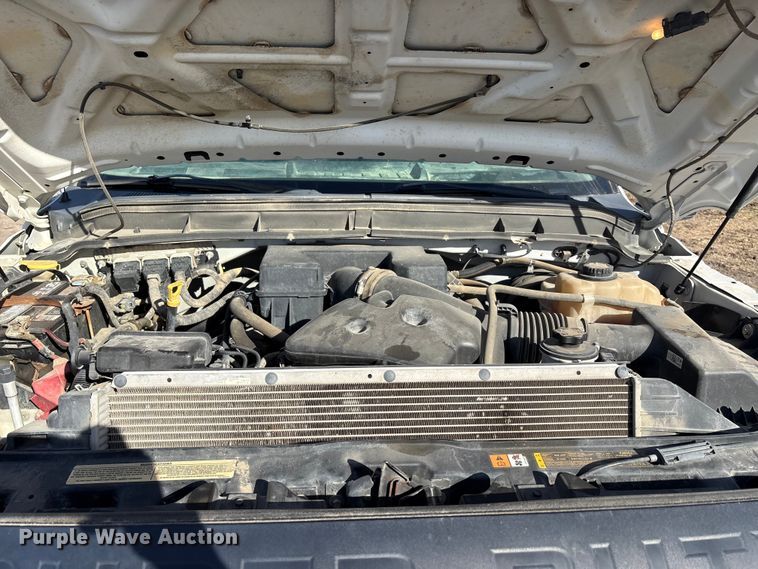 image for item EA7922 2013 Ford F250 Super Duty XL flatbed pickup truck