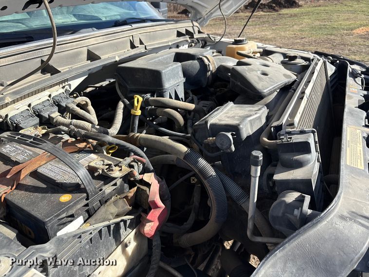 image for item EA7922 2013 Ford F250 Super Duty XL flatbed pickup truck