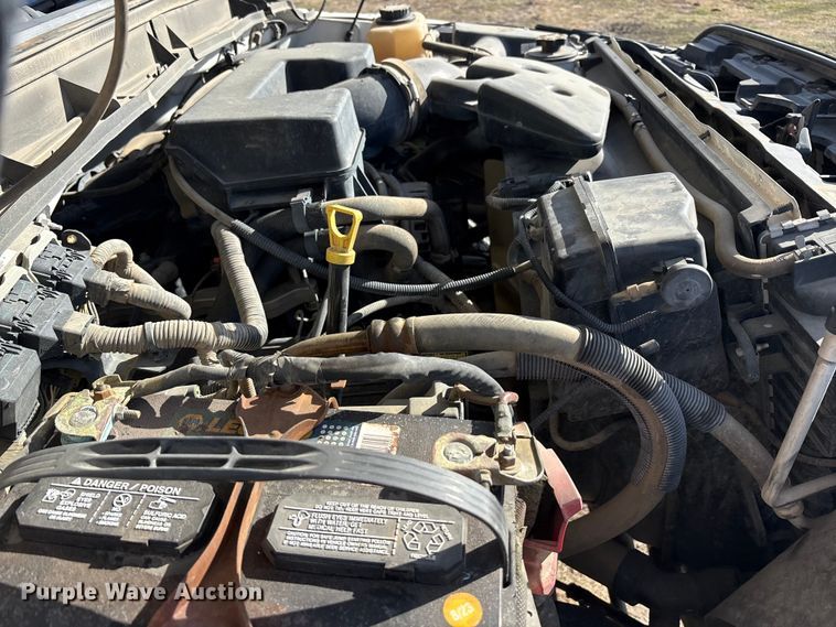 image for item EA7922 2013 Ford F250 Super Duty XL flatbed pickup truck