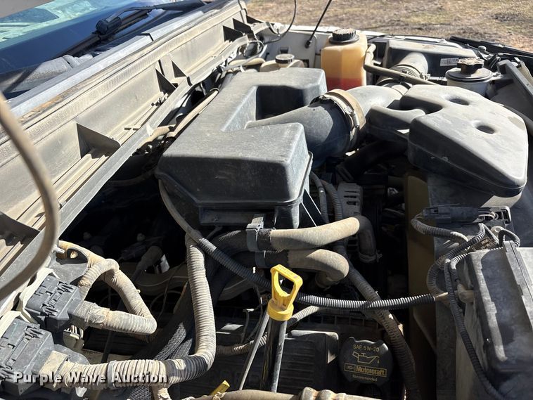 image for item EA7922 2013 Ford F250 Super Duty XL flatbed pickup truck