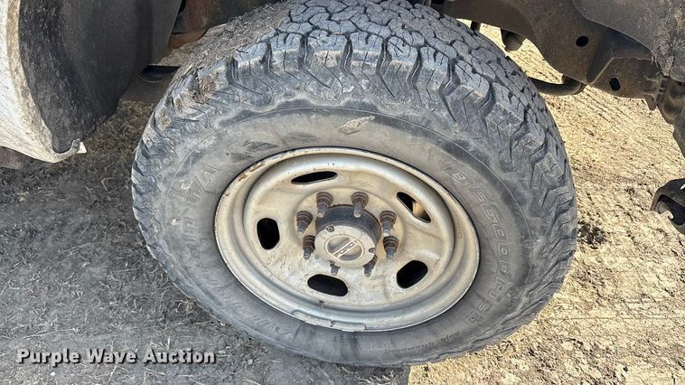 image for item EA7922 2013 Ford F250 Super Duty XL flatbed pickup truck