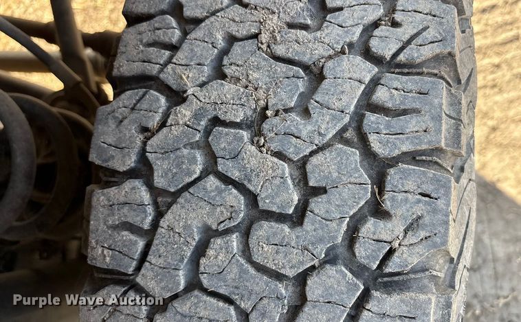 image for item EA7922 2013 Ford F250 Super Duty XL flatbed pickup truck