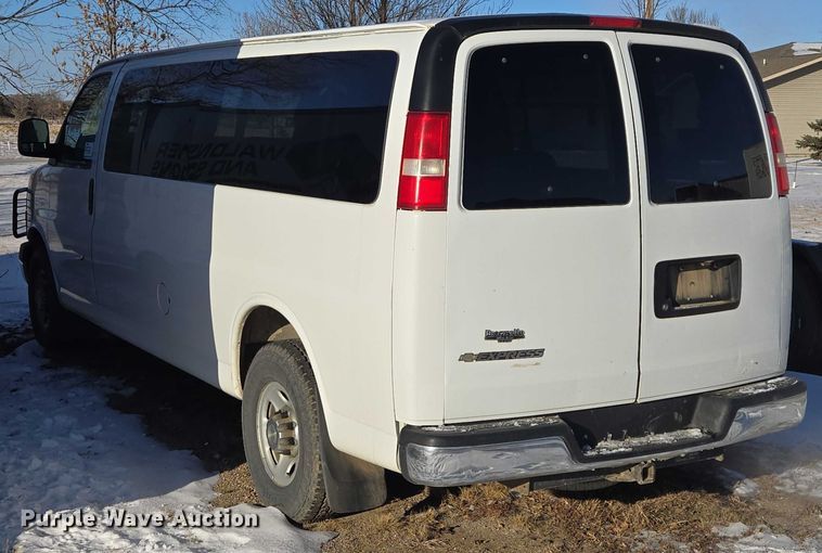 image for item EB1264 2013 Chevrolet Express 3500 van