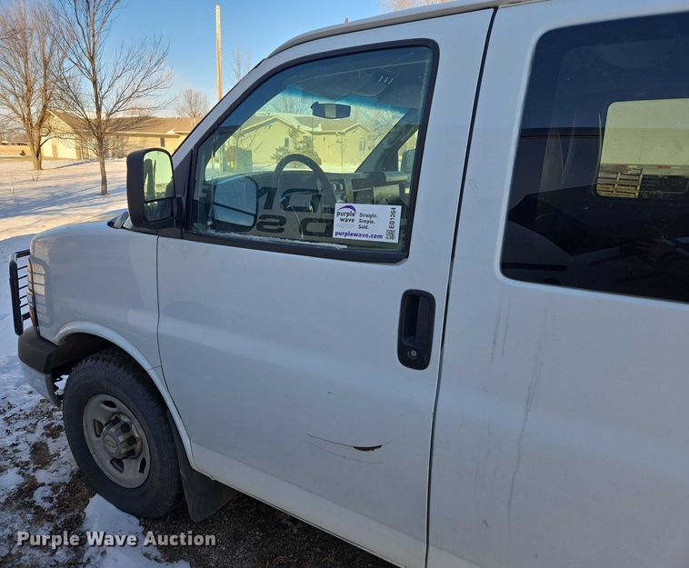 image for item EB1264 2013 Chevrolet Express 3500 van