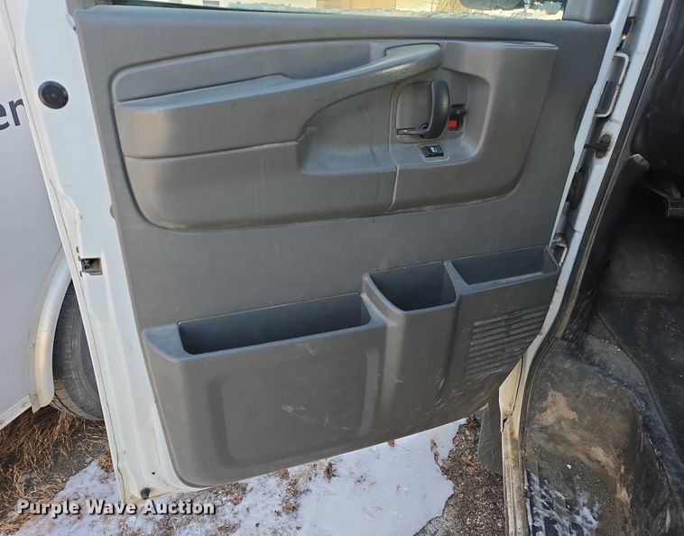 image for item EB1264 2013 Chevrolet Express 3500 van