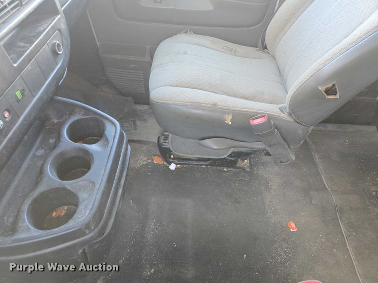 image for item EB1264 2013 Chevrolet Express 3500 van