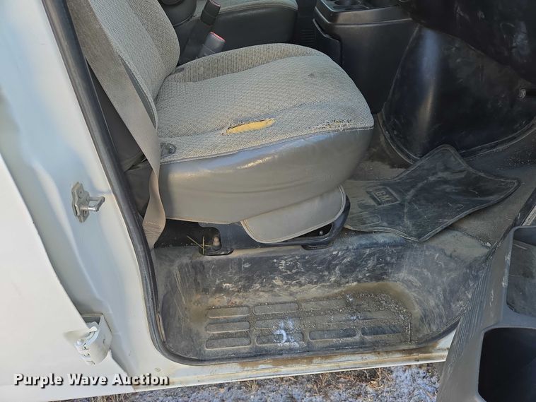 image for item EB1264 2013 Chevrolet Express 3500 van