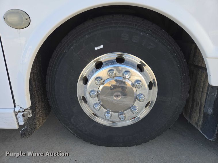 image for item EB1268 2009 Van Hool C2045 coach bus