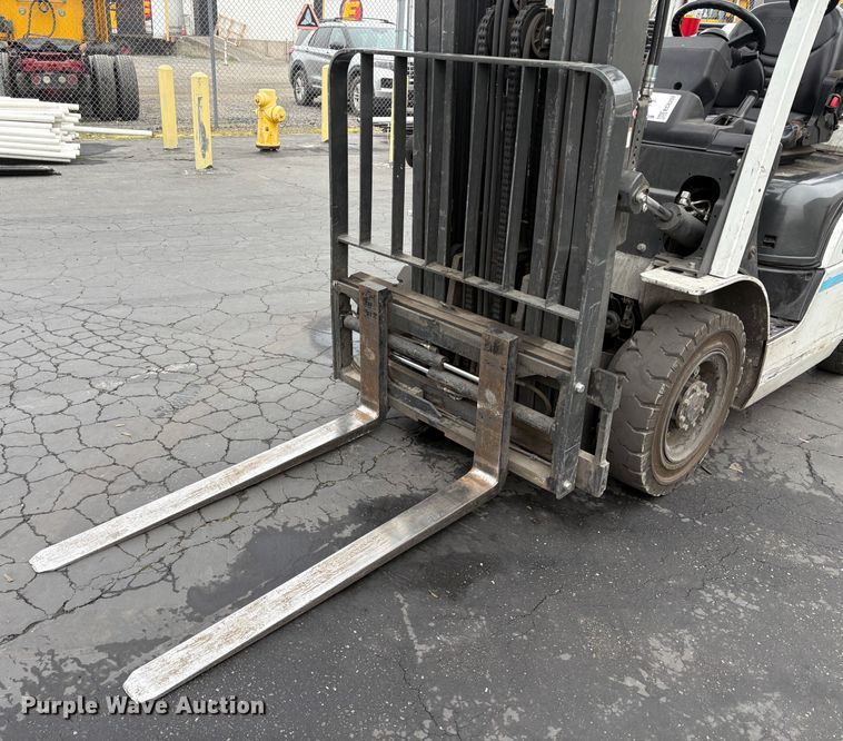 image for item EC8209 2017 UniCarriers PF50 forklift