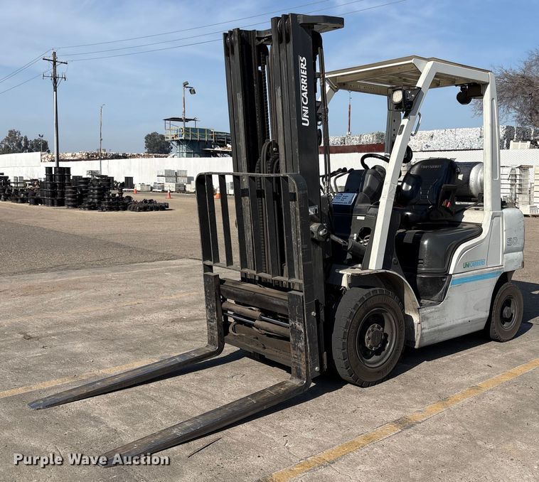 image for item EC8224 2017 UniCarriers PF50 forklift