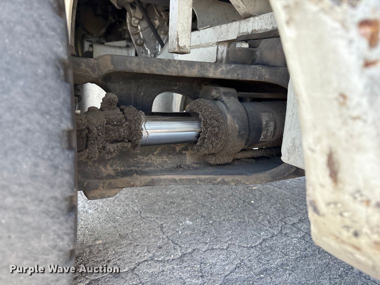 image for item EC8224 2017 UniCarriers PF50 forklift