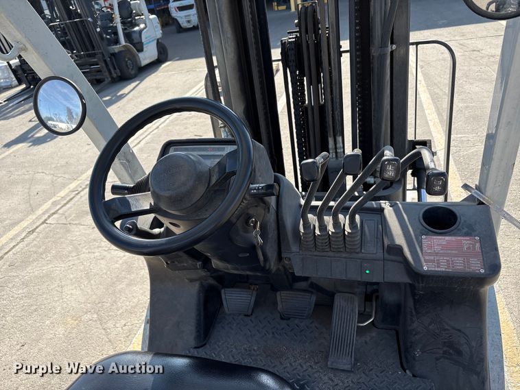 image for item EC8224 2017 UniCarriers PF50 forklift