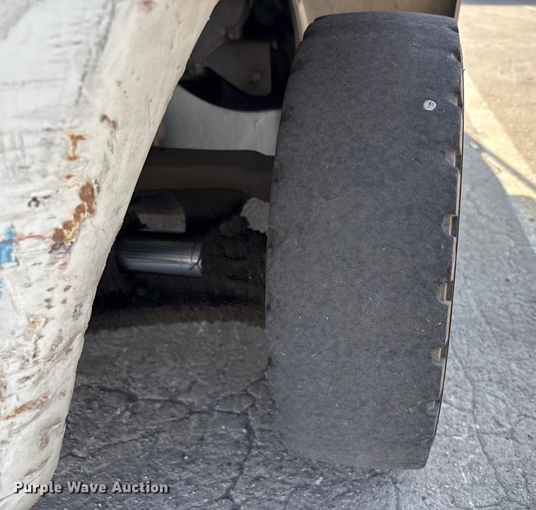 image for item EC8224 2017 UniCarriers PF50 forklift