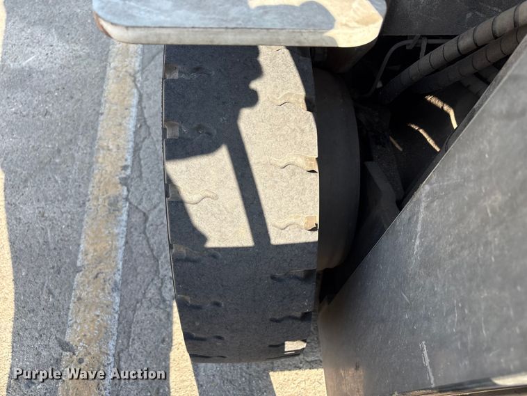 image for item EC8224 2017 UniCarriers PF50 forklift