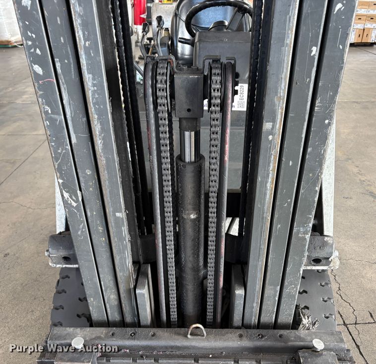 image for item EC8229 2015 Nissan PF30LP forklift