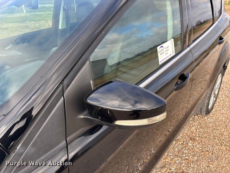 image for item ED2400 2017 Ford Escape SUV